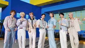 26日、日本最大の音楽イベントの一つであるフジテレビ「2020 fns歌謡祭夏」に出演した bts は、「stay gold」と「mic drop」の2曲のステージを披露!. J8w Zwobjvr 8m