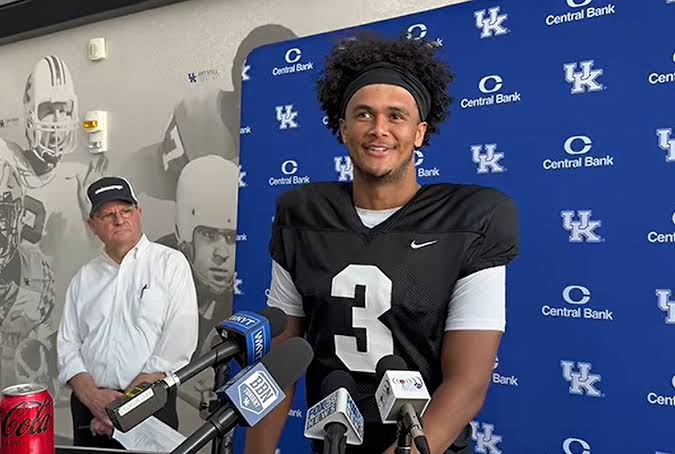 UK Quarterback Kenny Minchey Named a Davey O'Brien Great 8 Quarterback of  the Week - Nation of Blue