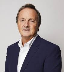 Jennifer Altmeyer's Instagram, Twitter & Facebook