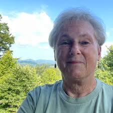 What rides and play areas are suitable for 2-year-olds at Carowinds?