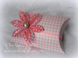 Whether you need a bouquet for mother's day or centerpieces for a wedding, making your own flowers is a frugal option.&lt;br /&gt; 50 Awesome Paper Quilling Craft Ideas And Tutorials