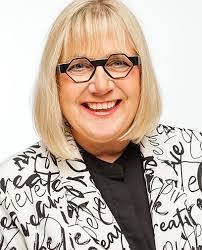 Iris Buckner's Instagram, Twitter & Facebook