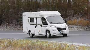 Wir möchten dich so bei der suche nach deinem idealen wohnmobil unterstützen und dich mit allen nötigen informationen versorgen. Der Kompakte Teilintegrierte Fleurette Baxter 60 Lg Im Test Promobil