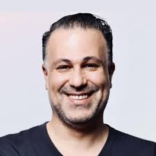 Over the past 10 years, I've had the privilege to contribute to projects  that push the boundaries of technology, while constantly learning and  evolving both personally and professionally.