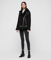Pin By Esra Aytekin On Winter Fashion In 2020 Shearling Jacket Outfit Leather Jackets Women Shearling