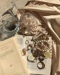 Apostelesma Apostelesma Informations About Apostelesma Pin You Can Easily Use My Profile To Exam In 2020 Classy Aesthetic Gold Aesthetic Beige Aesthetic
