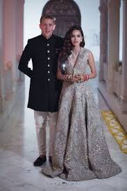 Blogger Diipa Khosla S Wedding Pictures Is What You Should Be Seeing Today Indian Wedding Outfits Indian Reception Outfit Bridal Outfits