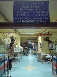 Kau kuatkan semangatnya agar pulih seperti sediakala. Hospital Kuala Lipis Waktu Melawat