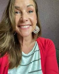 Dawn Levasseur's Instagram, Twitter & Facebook