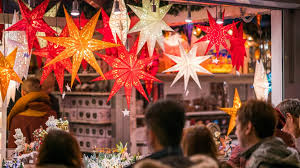 Cervelas grillé au foyer ou marshmallows à griller aussi, raclette. Comment Vendre Sur Un Marche De Noel Le Blog Incomm