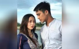 Saya bertemu dengan istri ketika kami satu sekolah. Oktovia Manrose Sudah Lapan Tahun Menjanda