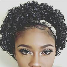 With short kinky hair you can explore different natural hairstyles as follows separate hair on one side of your head, say diagonally and make twists on it.neatly comb the remaining bit of hair and neatly use a band to tie them.the twisted hair should be flat to match the name side flat twists. 18 Short Natural Hairstyles For The Black Women Curly Craze