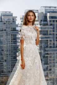 The 11 Top Bridal Trends For Fall 2020 Revisit And Update The Classics Fashionista