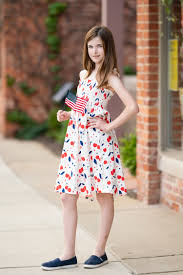 Petite Fashion Blog Mommy And Me 4th Of July Outfit Ideas 4th Of July Outfit Ideas J Crew Fit And Flare Dress In Geometric Lace J Crew Girl S