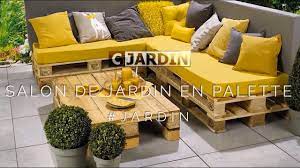 Le salon de jardin est, parmi tous les projets de fabrication en bois de palette comme le lit simple en palette, la table basse, ou la tête la fabrication d'un salon de jardin en bois doit être bien réfléchie au préalable et surtout, garder à l'esprit qu'en plus de l'achat des palettes, il vous faudra composer. Salon De Jardin En Palette Youtube