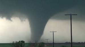 Tornadoes are destructive columns of air that rotate and have contact between earth's surface and a cumulonimbus cloud. Tornado Aktualne Cz