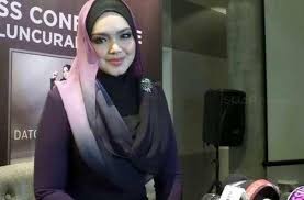 Klik gambar untuk imej besar. Siti Nurhaliza Didenda Rp 34 Juta Gegara Langgar Prokes Covid 19 Matamata Com