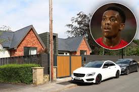 Paul pogba house tour 2020 celebrities homes is the channel where you can see the wonderful living world of celebrities or famous people lifestyle. Manchester United Players And Their Houses Most Expensive