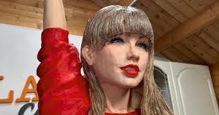 Britse bakker maakt levensechte taart Taylor Swift