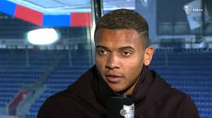 Perhaps if his dad hadn't left his finance job in lagos, nigeria for a switzerland relocation, the meeting of his parents would have never. Bvb Transferziel Manuel Akanji Sein Grosster Fan Ist Schalker