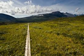 The vast arctic circle landscape in this part of swedish lapland is filled with contrasts. Kungsleden Wikipedia