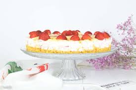 Egal ob als dessert oder für ein kaffeekränzchen, der spaghettieis kuchen ohne backen schmeckt immer köstlich. Spaghetti Eis Torte Mit Erdbeeren Ohne Backen Unalife