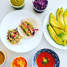 Heat the tortillas in an ungreased nonstick pan and wrap the tortillas. Foodografo