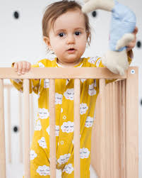 This baby schlafzimmer temperatur sommer graphic has 16 dominated colors, which include snowflake, desired dawn, silver, mellow green, vintage coral, uniform grey, silithus brown, spearmint frosting, japanese horseradish, flame pea, tin, westchester grey, kettleman, pig iron, off black, dark knight. Gesunder Babyschlaf So Sollte Der Ideale Schlafplatz Furs Baby Aussehen