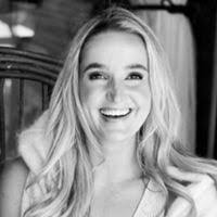 Courtney Currie's Instagram, Twitter & Facebook