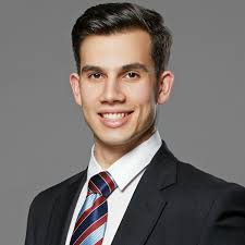 Benjamin : Masters Business student and native English speaker with more  than 6 years of international experience abroad.