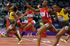 The women's 100m final is scheduled to begin at 1.50pm bst on saturday july 31. Jamaica S Shelly Ann Fraser Pryce L Crosses The Finish Line To Win The Women S 100m Final Abc News Australian Broadcasting Corporation