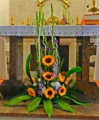 Merangkai bunga altar, di gereja katolik paroki keluarga kudus cibinong. 34 Ide Rangkaian Bunga Meja Altar Di 2021 Rangkaian Bunga Altar Bunga