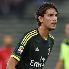 Locatelli left san siro to join sassuolo on a paid loan deal with the neroverdi having the obligation to purchase the player outright. Scouting Ac Milan S Rising Star Manuel Locatelli Bleacher Report Latest News Videos And Highlights