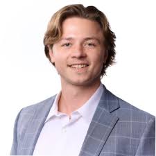 I am beyond excited to share that I have recently accepted an internship  position in Brand Management with Procter & Gamble for this coming 2022  summer at the Cincinnati headquarters. I would