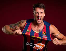 Fenerbahçe beko, son iki sezonunu i̇spanyol ekibi baskonia'da geçiren i̇talyan forvet achille polonara ile 2+1 yıllık anlaşmaya vardıklarını duyurdu. Fenerbahce Beko Nun Yeni Transferi Achille Polonara Kimdir