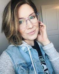 Clear Glasses For A Clear Perspective Clear Glasses Are The Trendiest Now Giving You A Chic And Edgy Look Every Day Glasse Clear Glasses New Glasses Glasses