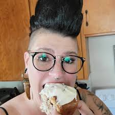 What kind of boxes are best for packaging cinnamon rolls?