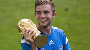 Zunächst weiterspielte, offenbart nun referee nicola rizzoli. Christoph Kramer Will Buch Uber Die Wm 2014 Schreiben