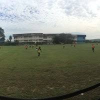 Padang bola sepak pada waktu malam. Padang Bola Sepak Kampung Melayu Kulai