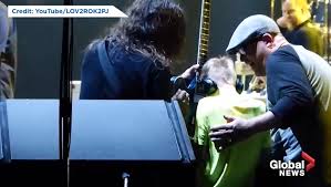 Dave Grohl Invites Blind 10 Year Old Rocker On Stage To Play