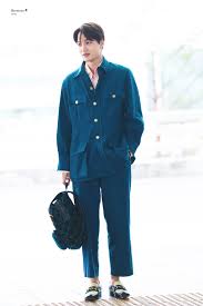 Exo's kai has graced the cover of esquire's march issue! Kai Exo Gucci Exo Airport Fashion Exo Fashion Fashion