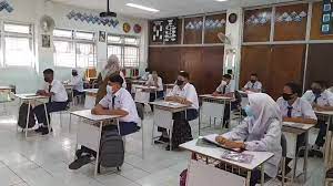 Suasana kelas yang tenang dan damai dapat berasal dari pemahaman guru akan situasi sosial siswa. Ruang Kelas Wikipedia Bahasa Indonesia Ensiklopedia Bebas