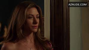 Emma Kenney, Perry Mattfeld Lesbian clip in Shameless - UPSKIRT.TV