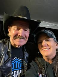 Weekly Music Jam at Holiday Palms