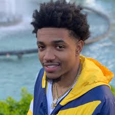 Looking for players for pro am 5v5 team?