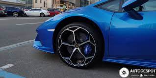 Discover the exclusive products inspired by the lamborghini huracan: Ies93cblhrk87m