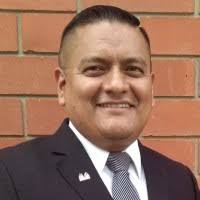 50+ perfiles de «Alex Fernando»