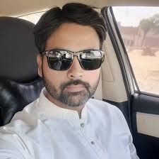 Sheesh Mahal- the palace of mirrors in Lahore. It was the royal area where  the emperor, or ruler, stayed and held court. This area was built in the  middle of the Akbar