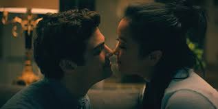 Este 12 de febrero se ha estrenado la tercera entrega de 'a todos los chicos' donde noah centineo y lana condor han vuelto a encontrarse para dar vida una vez más a peter kavinsky y lara jean y continuar así con la historia de amor adolescente que conquistó a todo el público. A Todos Los Chicos Para Siempre Fecha De Estreno Y Trailer