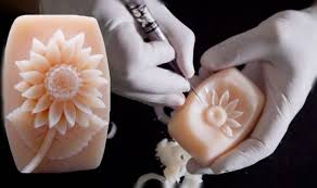 Gips termasuk jenis benda buatan, bertekstur kasar dan keras, serta berwarna putih mirip bata putih. Kerajinan Bahan Lunak Pengertian Contoh Motif Dan Manfaatnya